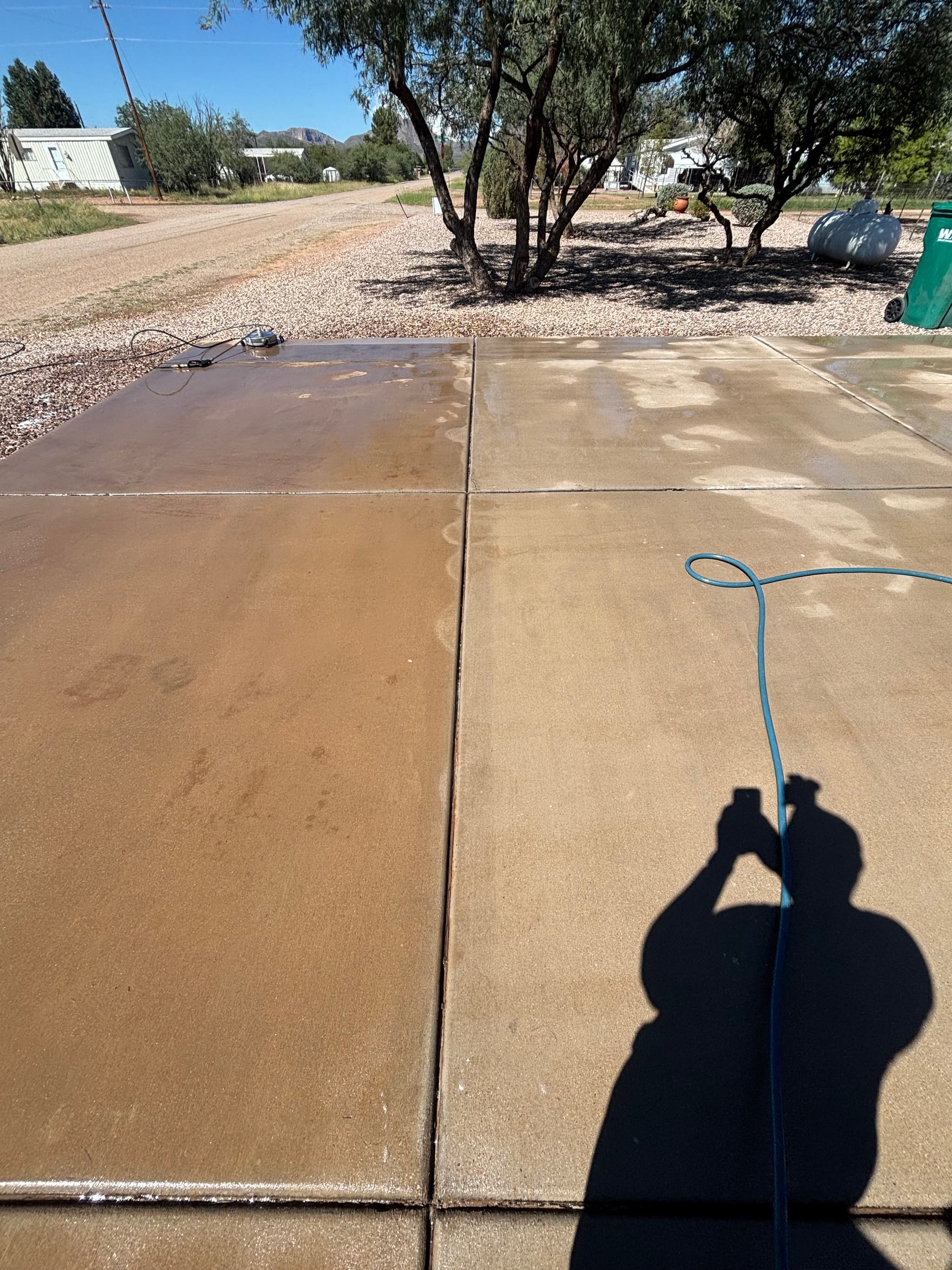 Arizona Facility Solutions cleaned residential driveway surface